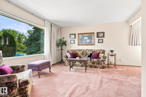 16111 88A Avenue Nw, Edmonton, AB - Indoor