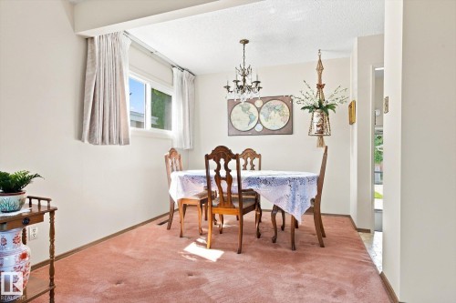 16111 88A Avenue Nw, Edmonton, AB - Indoor Photo Showing Dining Room