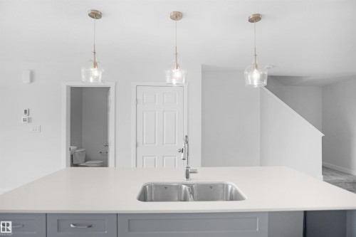 106 Juniper Wynd, Fort Saskatchewan, AB - Indoor Photo Showing Kitchen