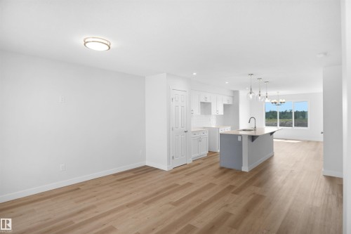 106 Juniper Wynd, Fort Saskatchewan, AB - Indoor Photo Showing Kitchen