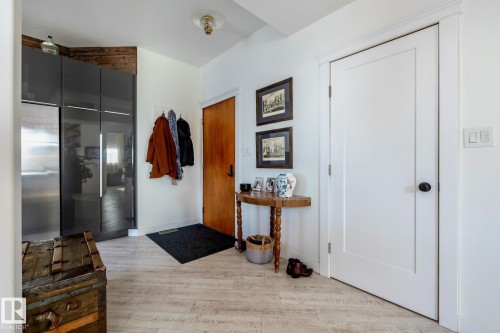 #203 10141 95 St Nw, Edmonton, AB - Indoor Photo Showing Other Room