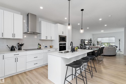 17818 70A Street Nw, Edmonton, AB - Indoor Photo Showing Kitchen With Double Sink With Upgraded Kitchen