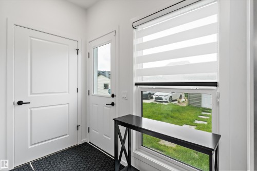 17818 70A Street Nw, Edmonton, AB - Indoor Photo Showing Other Room