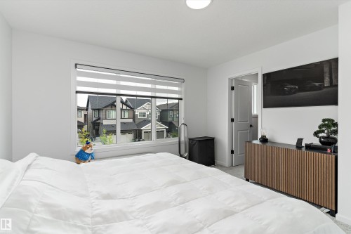 17818 70A Street Nw, Edmonton, AB - Indoor Photo Showing Bedroom