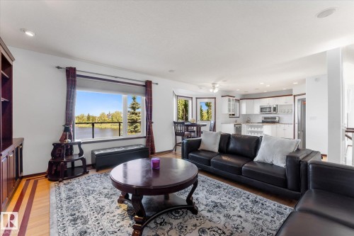488 Klarvatten Lake Wynd Nw, Edmonton, AB - Indoor Photo Showing Living Room
