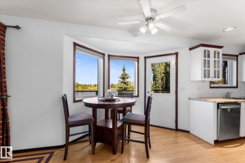 488 Klarvatten Lake Wynd Nw, Edmonton, AB - Indoor Photo Showing Dining Room