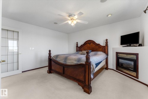 488 Klarvatten Lake Wynd Nw, Edmonton, AB - Indoor Photo Showing Bedroom