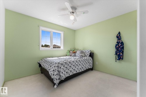488 Klarvatten Lake Wynd Nw, Edmonton, AB - Indoor Photo Showing Bedroom