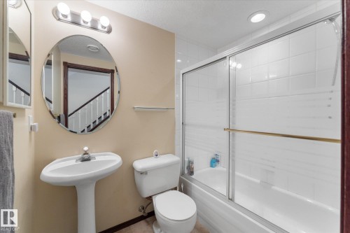 488 Klarvatten Lake Wynd Nw, Edmonton, AB - Indoor Photo Showing Bathroom
