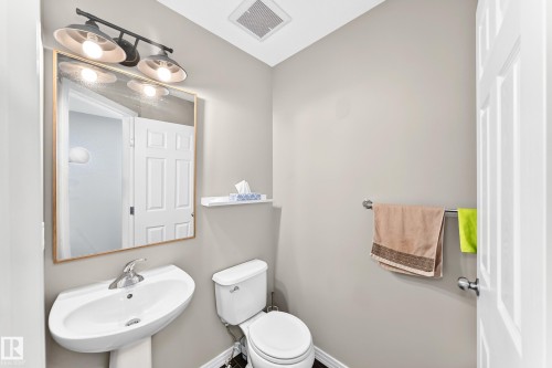 3920 6 Street Nw, Edmonton, AB - Indoor Photo Showing Bathroom