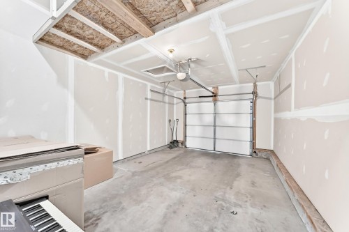 3920 6 Street Nw, Edmonton, AB - Indoor Photo Showing Garage