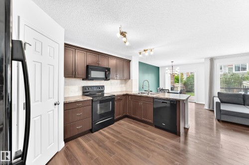 3920 6 Street Nw, Edmonton, AB - Indoor Photo Showing Kitchen