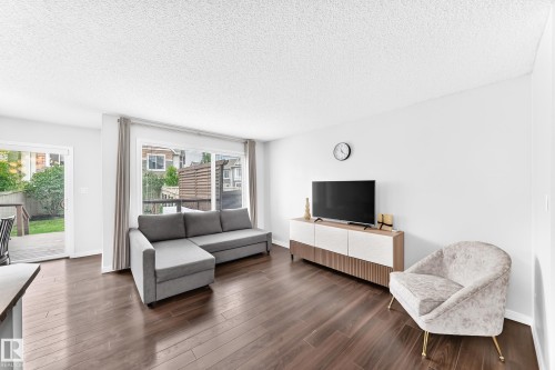 3920 6 Street Nw, Edmonton, AB - Indoor Photo Showing Living Room