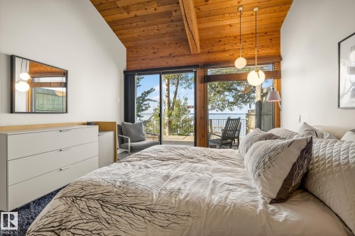 139 Silver Beach Road, Rural Wetaskiwin County, AB - Indoor Photo Showing Bedroom