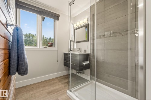 139 Silver Beach Road, Rural Wetaskiwin County, AB - Indoor Photo Showing Bathroom