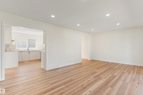 9328 168 Street Nw, Edmonton, AB - Indoor Photo Showing Other Room