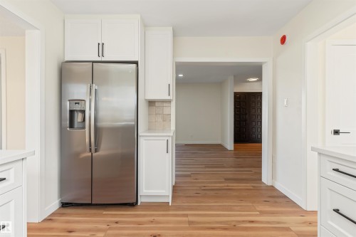 9328 168 Street Nw, Edmonton, AB - Indoor