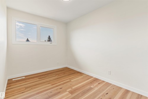 9328 168 Street Nw, Edmonton, AB - Indoor Photo Showing Other Room