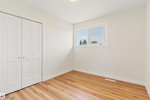 9328 168 Street Nw, Edmonton, AB - Indoor Photo Showing Other Room