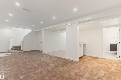 9328 168 Street Nw, Edmonton, AB - Indoor Photo Showing Other Room