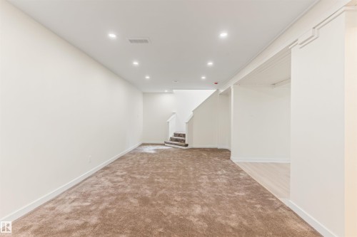 9328 168 Street Nw, Edmonton, AB - Indoor Photo Showing Other Room