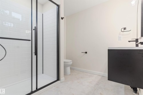 9328 168 Street Nw, Edmonton, AB - Indoor Photo Showing Bathroom