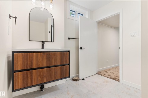 9328 168 Street Nw, Edmonton, AB - Indoor Photo Showing Other Room