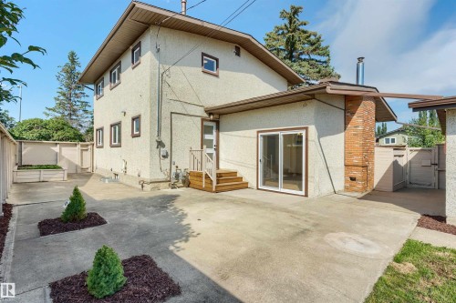 9328 168 Street Nw, Edmonton, AB - Outdoor