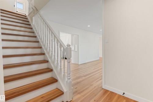 9328 168 Street Nw, Edmonton, AB - Indoor Photo Showing Other Room
