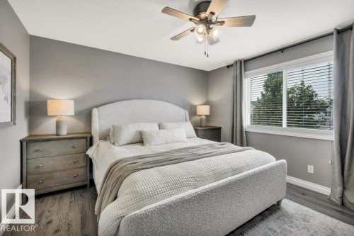 8423 23 Avenue Sw, Edmonton, AB - Indoor Photo Showing Bedroom