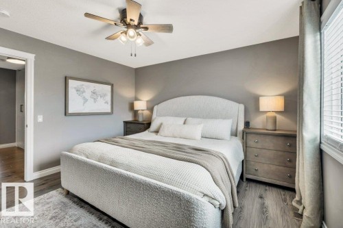 8423 23 Avenue Sw, Edmonton, AB - Indoor Photo Showing Bedroom