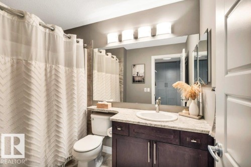 8423 23 Avenue Sw, Edmonton, AB - Indoor Photo Showing Bathroom