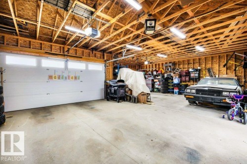 8423 23 Avenue Sw, Edmonton, AB - Indoor Photo Showing Garage