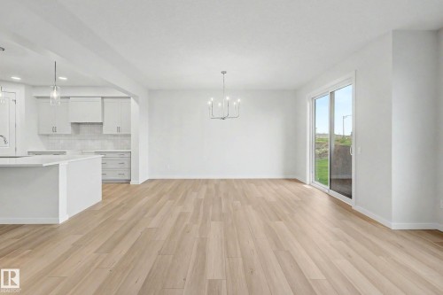5435 Hawthorn Run Sw, Edmonton, AB - Indoor Photo Showing Kitchen