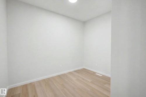 5435 Hawthorn Run Sw, Edmonton, AB - Indoor Photo Showing Other Room