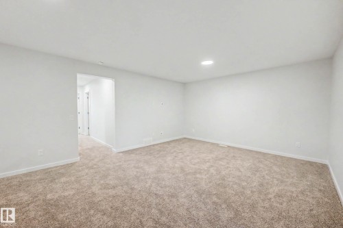 5435 Hawthorn Run Sw, Edmonton, AB - Indoor Photo Showing Other Room