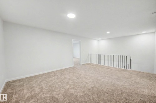 5435 Hawthorn Run Sw, Edmonton, AB - Indoor Photo Showing Other Room