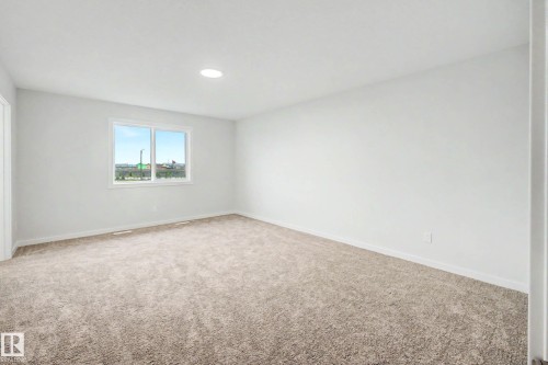 5435 Hawthorn Run Sw, Edmonton, AB - Indoor Photo Showing Other Room