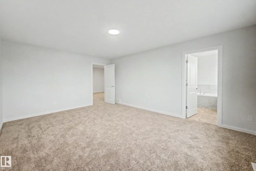 5435 Hawthorn Run Sw, Edmonton, AB - Indoor Photo Showing Other Room