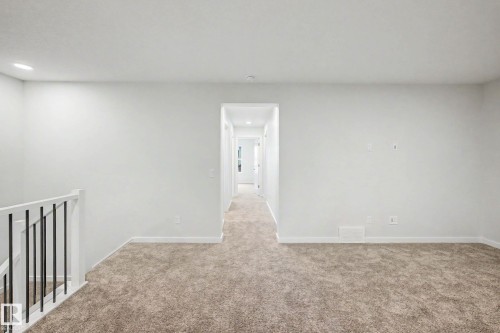 5435 Hawthorn Run Sw, Edmonton, AB - Indoor Photo Showing Other Room