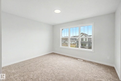 5435 Hawthorn Run Sw, Edmonton, AB - Indoor Photo Showing Other Room