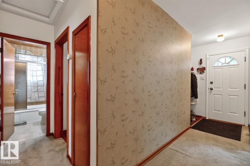 9419 65 Avenue Nw, Edmonton, AB - Indoor Photo Showing Other Room