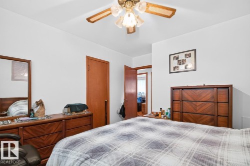 9419 65 Avenue Nw, Edmonton, AB - Indoor Photo Showing Bedroom
