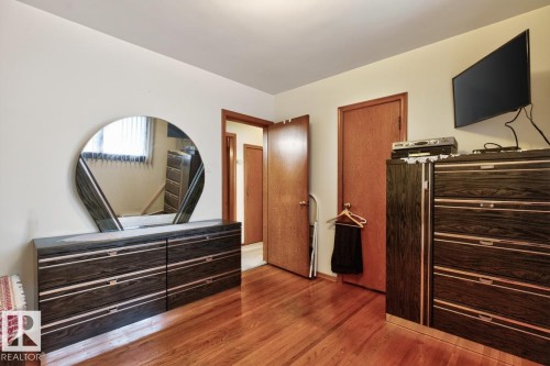 9419 65 Avenue Nw, Edmonton, AB - Indoor Photo Showing Other Room