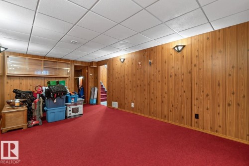 9419 65 Avenue Nw, Edmonton, AB - Indoor Photo Showing Other Room