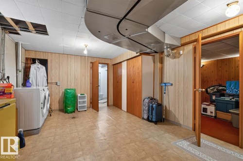 9419 65 Avenue Nw, Edmonton, AB - Indoor Photo Showing Laundry Room