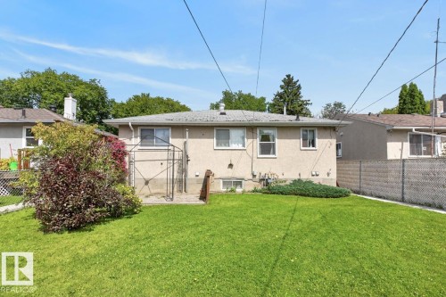 9419 65 Avenue Nw, Edmonton, AB - Outdoor
