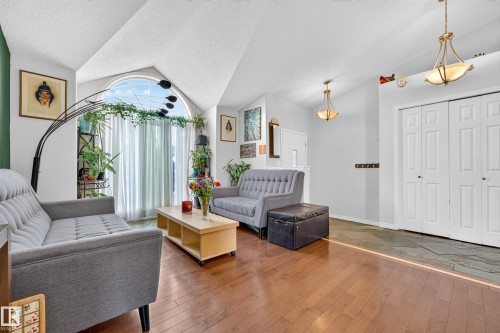 3619 31 Street Nw, Edmonton, AB - Indoor Photo Showing Living Room