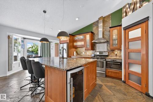 3619 31 Street Nw, Edmonton, AB - Indoor Photo Showing Kitchen With Stainless Steel Kitchen With Upgraded Kitchen