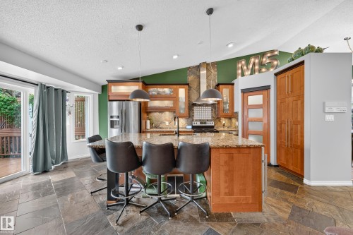 3619 31 Street Nw, Edmonton, AB - Indoor
